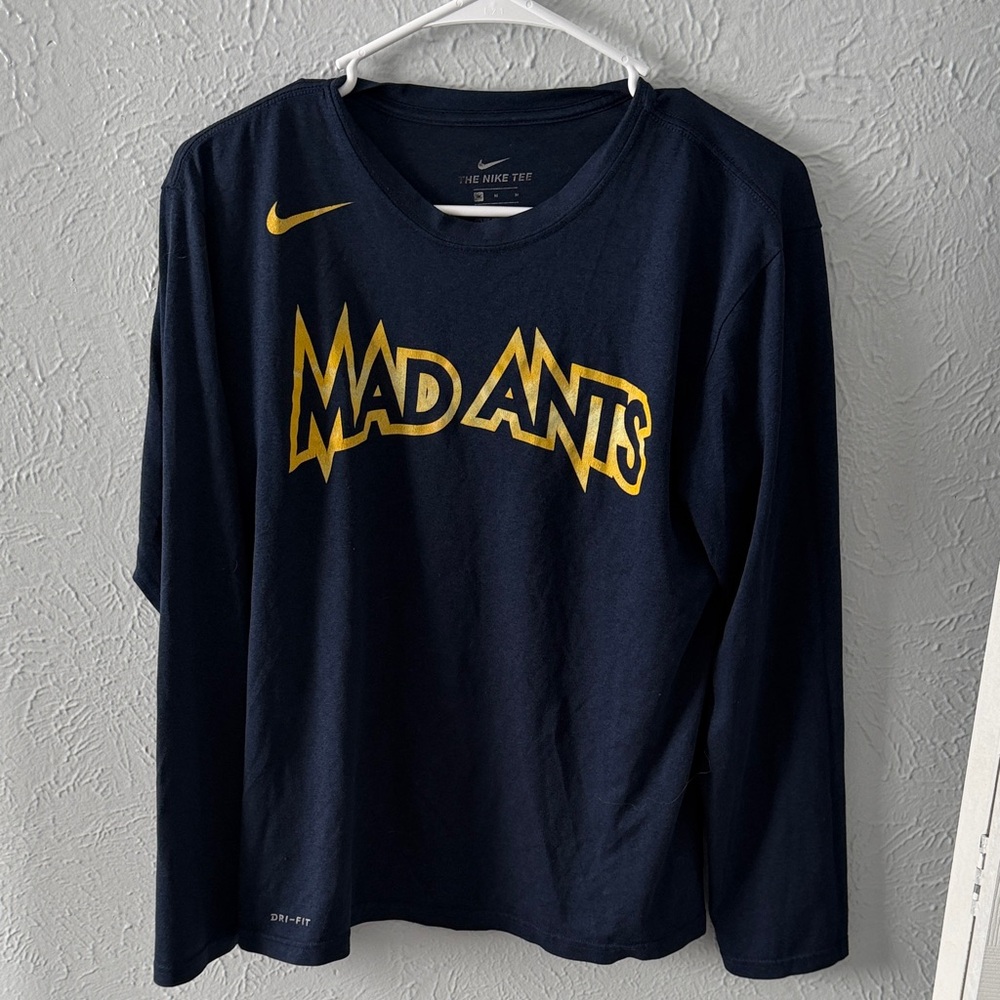 Nike Mad Ants Tee Shirt- M